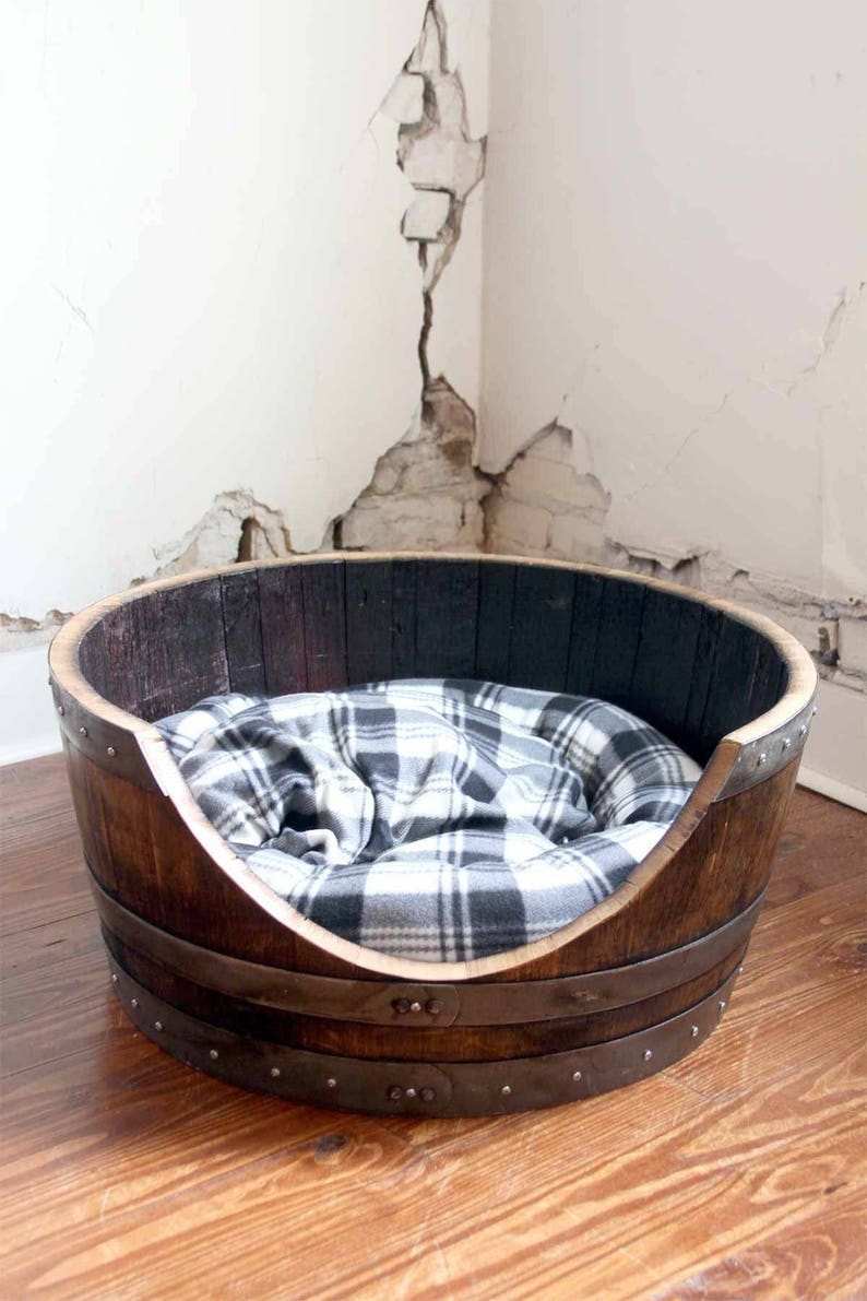 Wine Barrel Pet Bed Torpor Made from reclaimed California wine barrels. 100% Recycled image 2