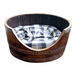 Wine Barrel Pet Bed Torpor Made from reclaimed California wine barrels. 100% Recycled image 3