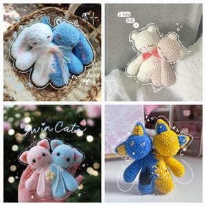 Puede incluir: Cuatro animales de peluche tejidos a crochet, dos conejos, un oso y un gato. Los conejos son azules y blancos, el oso es blanco y rosa, y el gato es azul y amarillo. Todos los animales se toman de la mano y tienen caras lindas.