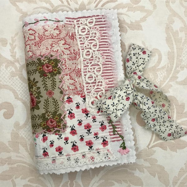 Diario de tela vintage cosido a mano