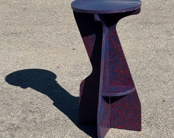 Handgefertigter Flatpack-Barhocker aus recyceltem Plastik, einzigartiges Design, anpassbare Farbe