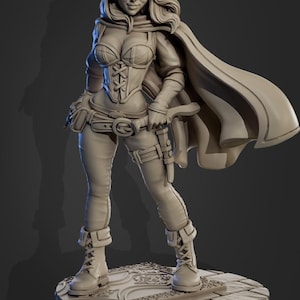Halfling Rogue Selene Moonshadow 32mm Miniature for Tabletop Gaming