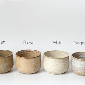 Transparente weiße, weiße, braune und grüne handgemachte Keramik-Espressotassen