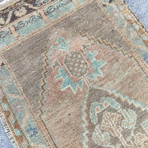 2x4 rug vintage, Skinny rug, Turkish rug 2x4, Oushak rug 2x4, Persian 2x4 heriz rug, Small antique rug 2x4, Doormat rug 2x4 bath mat natural