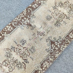 Brauner Läufer 70x200, dünner Läufer, Türkischer Läufer 2x7, Vintage Läufer 2x7, Oushak Läufer 2x7, Schmaler Läufer, Persischer Teppich 2x7 Heriz Läufer Neutral