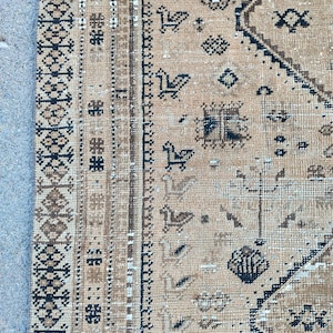 5x7 Persian rug Soft color, Shiraz rug vintage, Turkish 5x7 oushak rug, Heriz rug 5x7 neutral, Antique 5x7 oriental rug, Malayer rug rare