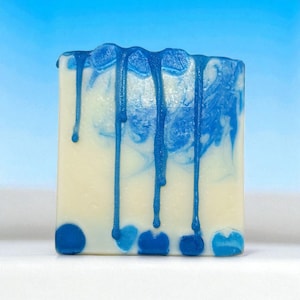 Handgemachte Blueberry Cobbler Seife: Handwerklich gewirbeltes Design, cremiger Schaum