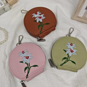 Embroidered coin purse, Coin purse, Mini coin purse, Exquisite hand-embroidered flower coin purse.