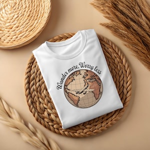 Wander More Worry Less T-shirt, T-shirt Travel Lover, Adventure Awaits Top, Road Trip-kleding, campingshirt, kleding ontdekken