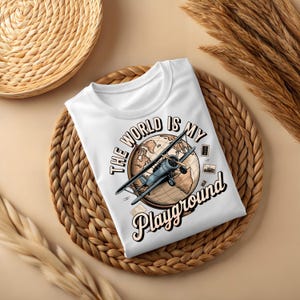 T-shirt The World Is My Playground, T-shirt Travel Lover, Adventure Awaits Top, roadtripkleding, campingshirt, kleding ontdekken