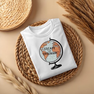 Escape The Ordinary-T-shirt, T-shirt Travel Lover, Adventure Awaits Top, roadtripkleding, campingshirt, kleding ontdekken