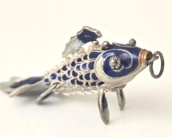 スペイン製【アンティーク魚飾金属盤】vergngene AUKtion19К Vintage Chinese Cloisonne Articulated Fish Pendant. Hand