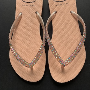 Tongs Havaiana en cristal strass personnalisées, bride fine, sandales scintillantes strass, chaussons de mariée bohème, chaussure de plage d'été image 4