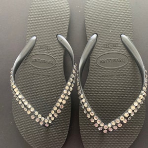 Tongs Havaiana en cristal strass personnalisées, bride fine, sandales scintillantes strass, chaussons de mariée bohème, chaussure de plage d'été image 1