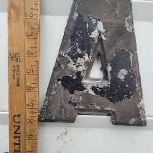 Letras de marquesina de metal de 8"