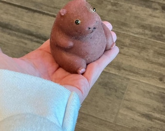 Squishy hecho a mano de Carpincho Taba