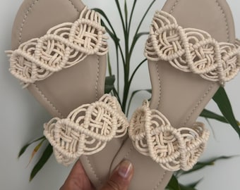Sandalia de macramé, hecha a mano, estilo boho