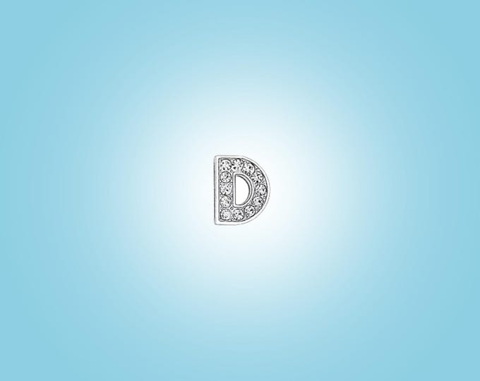 Collar Charm: D