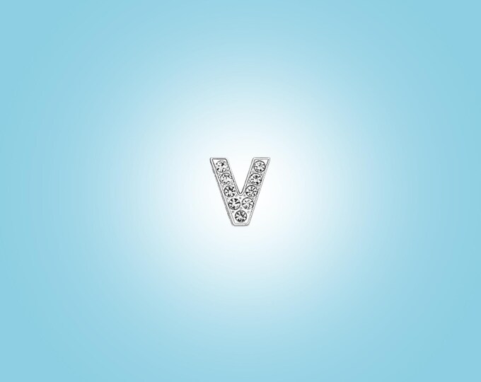 Collar Charm: V