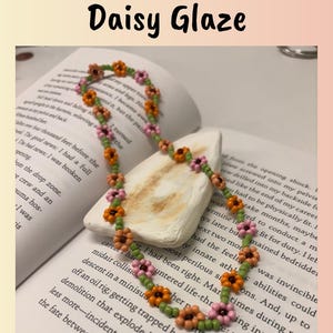Custom Beaded Flower Daisy Necklace – Handmade Y2K Daisy Choker, Cute Cottagecore Jewelry, Choose Your Colors