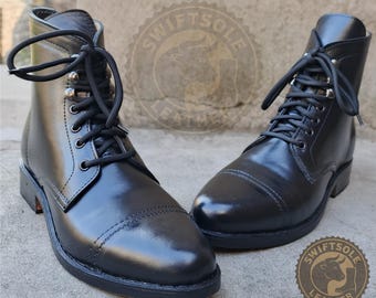 Handgefertigte schwarze Leder Cap Toe Boots | Herren Schnürstiefel, kampfinspiriert