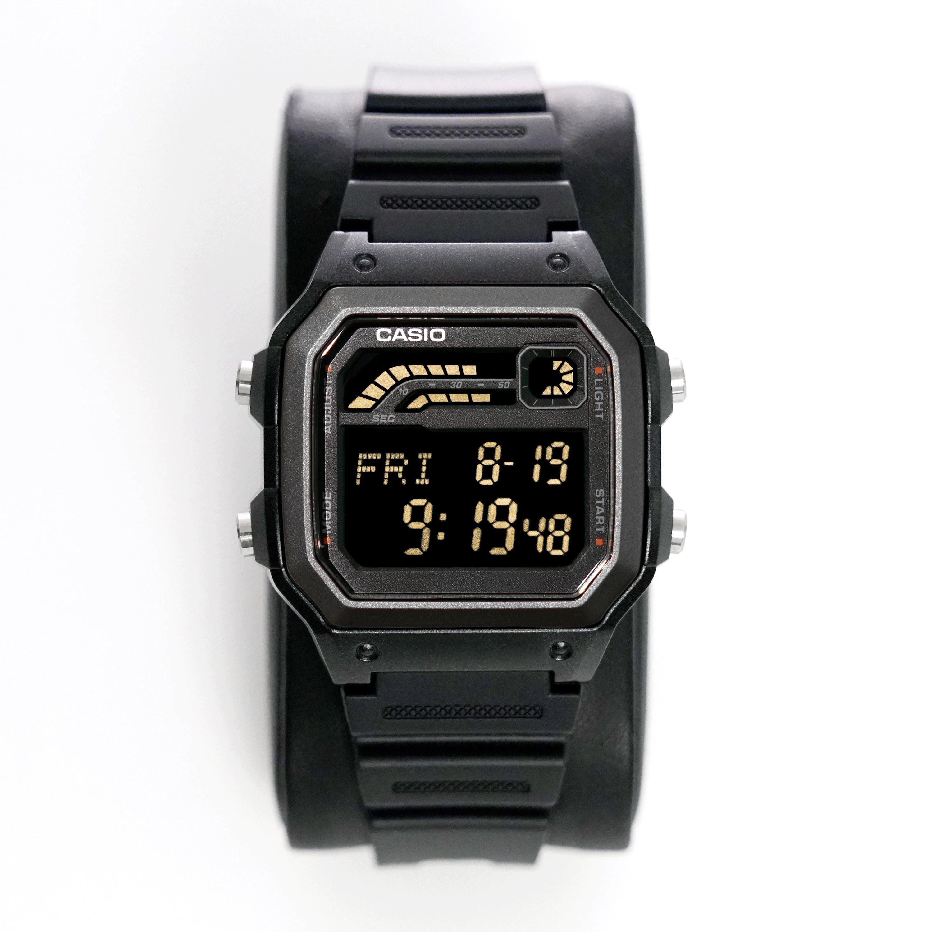 カシオ ws1600 をベースにしたカスタム「OBSIDIAN」改造時計、新品