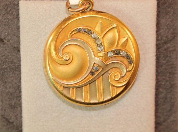 Art Deco Art Nouveau Locket