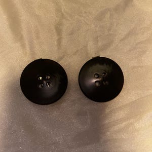 button hairclips