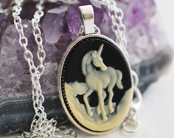 Small Unicorn Cameo Pendant Necklace, Silver Curb Chain Necklace, Black and Ivory Cameo, Mythical Creature Necklace, Fantasy Jewelry Pendant