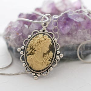 Victorian Lady Pendant Cameo Necklace, Ivory Vintage Style Cameo Necklace, Cameo Jewelry, Silver Necklaces for Women, Small Cameo Pendant