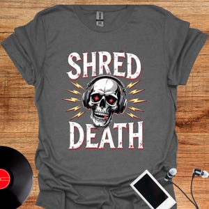 T-shirt unisex con grafica a teschio, maglietta con band, regalo per gli amanti della musica, abbigliamento casual, abbigliamento per Halloween, abbigliamento da concerto, chitarrista, Shred