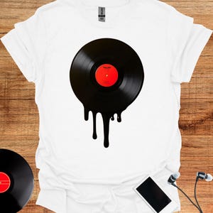 Retro Vinyl Record T-Shirt, Music Lover Gift, Unisex Casual Tee, Perfect for Concerts, Gift for Musicians, Fun Graphic Tee
