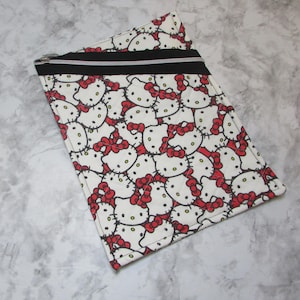 White Kitty iPad Sleeve: Quilted Tablet Pouch with Zipper