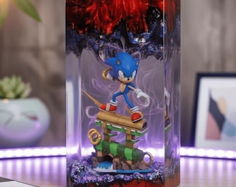 NUOVA lampada elettrica in resina a forma di riccio, luce notturna a tema videogiochi e cartoni animati, regalo perfetto per gli appassionati di videogiochi, decorazione da scrivania.
