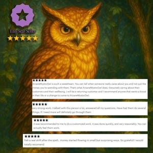 Pode incluir: Ilustra&ccedil;&atilde;o de uma coruja dourada com detalhes de penas. A imagem inclui um distintivo roxo em forma de estrela com o texto "Etsy Star Seller" e avalia&ccedil;&otilde;es de clientes. A coruja est&aacute; em um fundo verde desfocado.