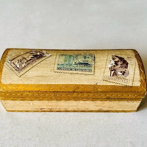 Vintage Florentine Stamp Box: Gold Gilt Wood Trinket Box, Italy