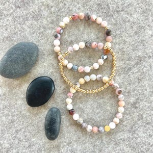 Bracelet extensible opale rose mat