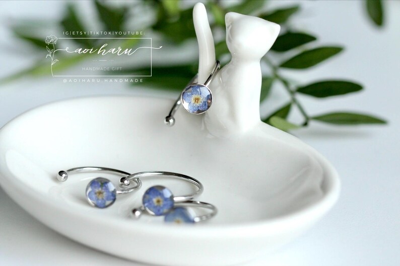 Real Forget Me Not Flower Resin Ring: Handmade Botanical Jewelry, Stackable Dainty Ring image 7
