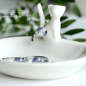 Real Forget Me Not Flower Resin Ring: Handmade Botanical Jewelry, Stackable Dainty Ring image 3