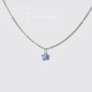 Real Forget Me Not Flower Necklace, Minimal Nature Jewelry, Dainty Pendant, Delicate Blue Floral Jewelry, Resin Necklace Gift for Family
