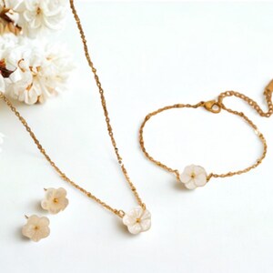 Mother Pearl Leaf of Flower Dainty Bridal Bracelet Necklace Earrings Wedding Jewelry Set