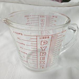 Vintage PYREX Measuring Cup, 4 Cup Capacity