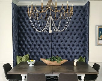 Paneles de pared capitoné tapizados a medida: sistema de asientos tipo banqueta