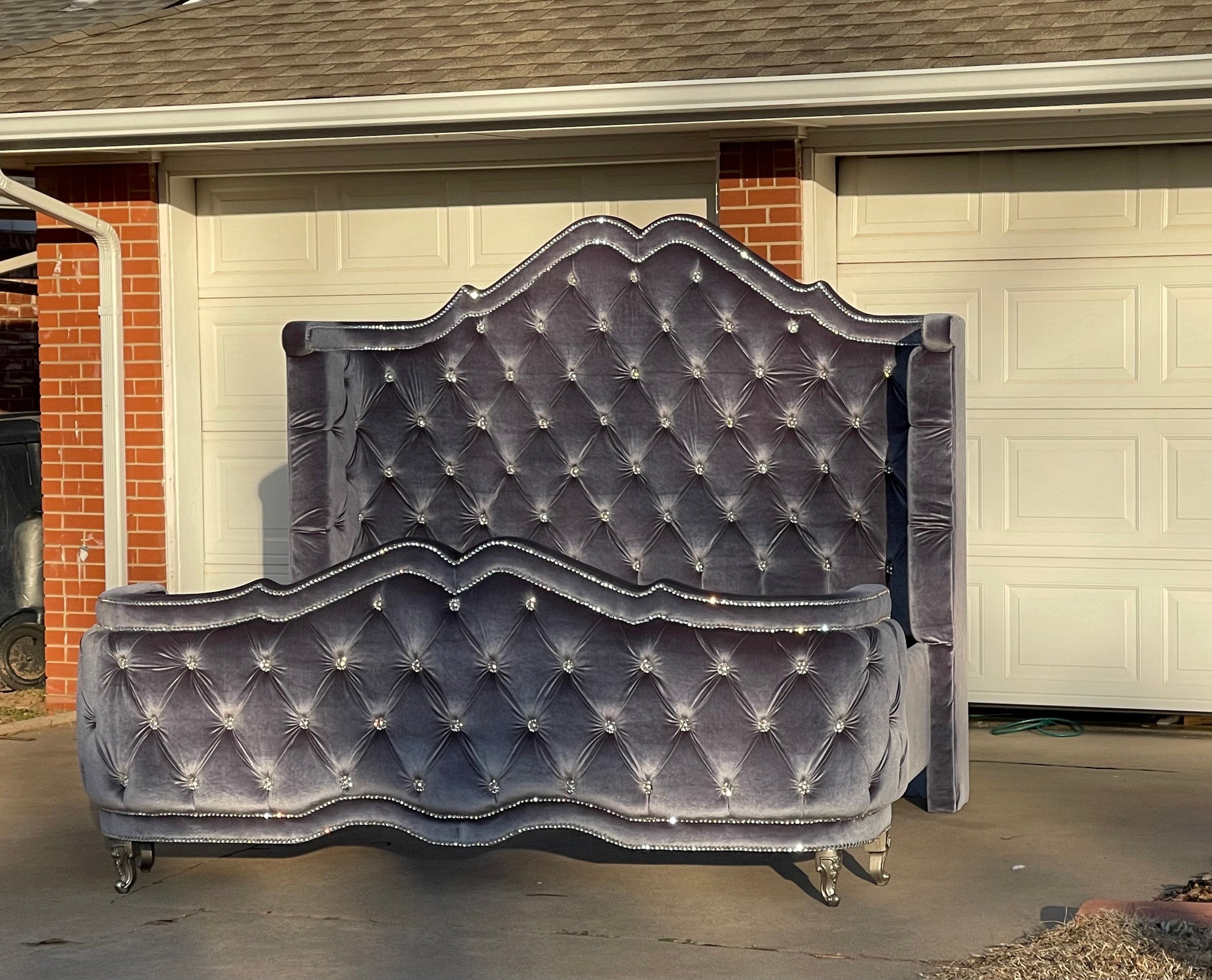 King Upholstered Linen Platform Bed Frame with Curved Tufted Headboard  Beige-ModernLuxe