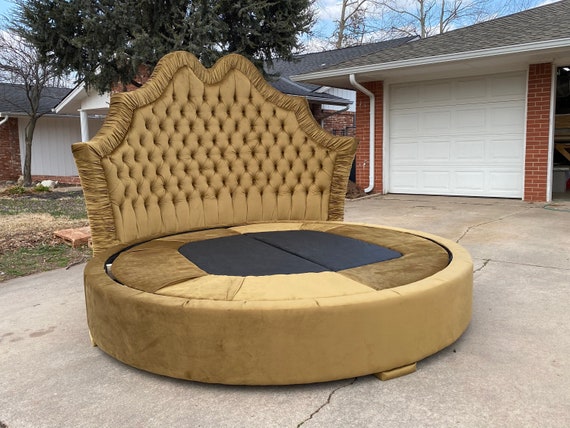 Round Bed Platform Frame Tufted Upholstered Bed Scallop Curvy
