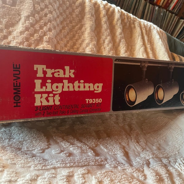 Trak Lighting Kit T9350 3-Lights with 2 Two-Foot Tracks