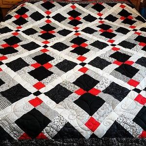 Queen size Quilt pattern Finished size 106 x 106, Red, Black and White quilt Disappearing nine patch image 7