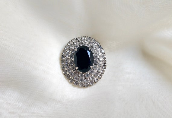 Vintage Oval Jet Black Central Crystal Brooch - image 1