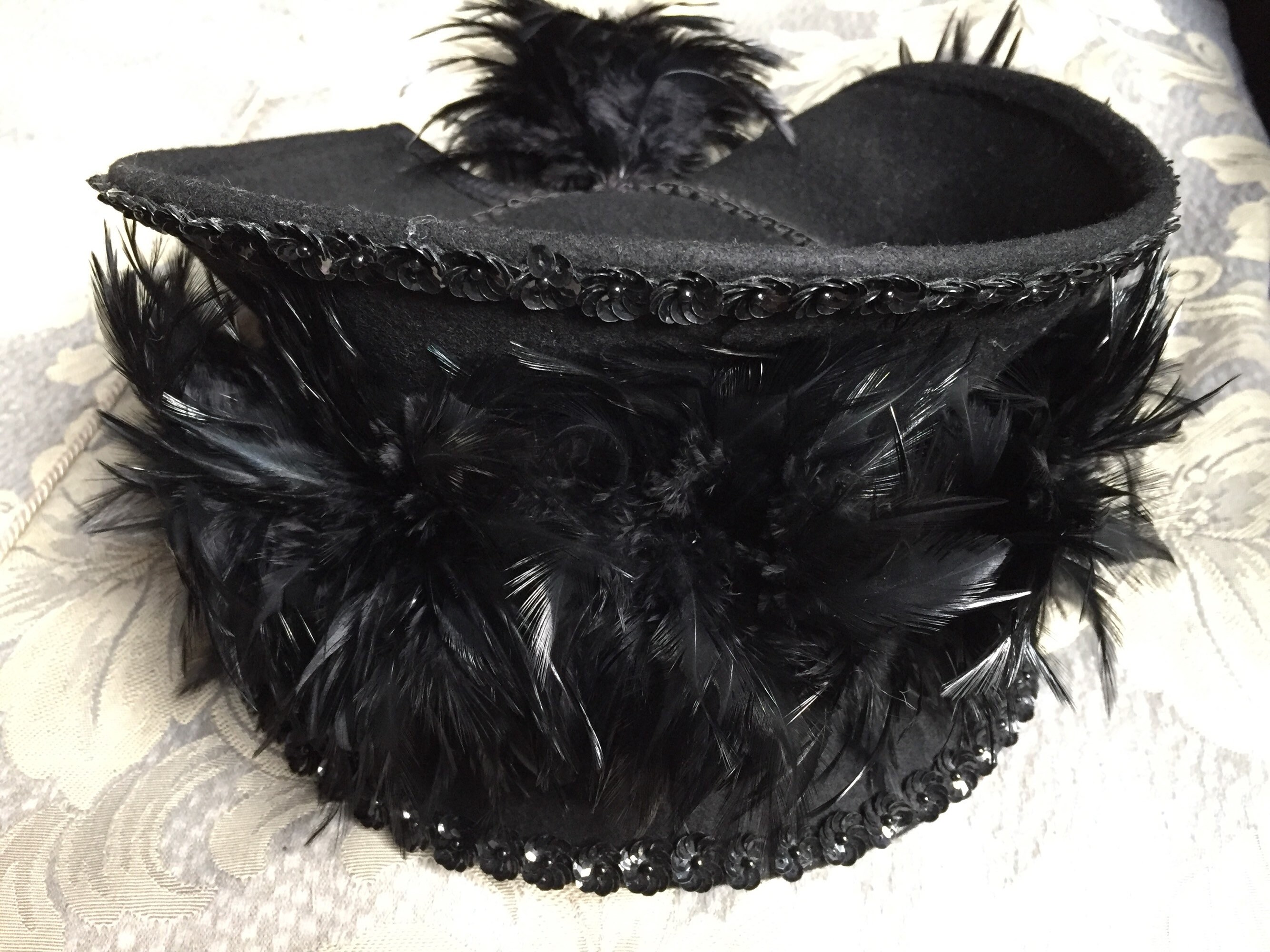 1940s Black Felt Hat With Feathers & Sequins - Etsy display picture 2