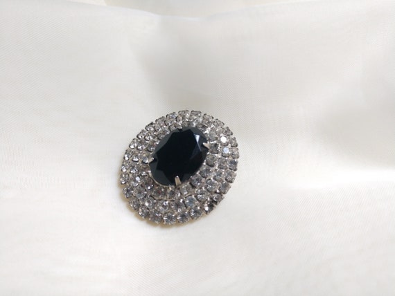 Vintage Oval Jet Black Central Crystal Brooch - image 8